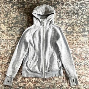 Lululemon well fitted zipped hoodie! Size- 6 ! Color- Gray !
